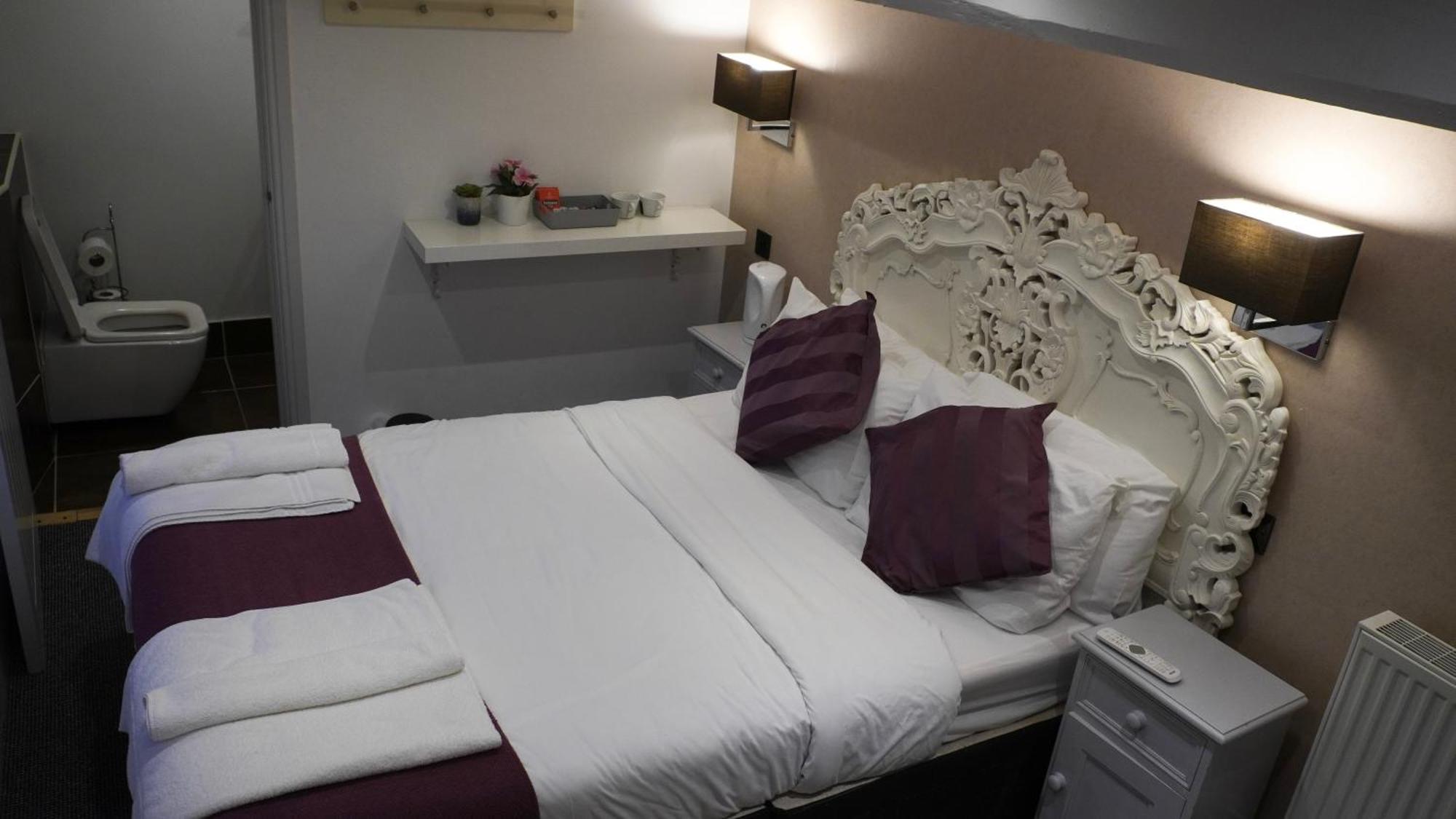 Hotel The Bell Shifnal Esterno foto