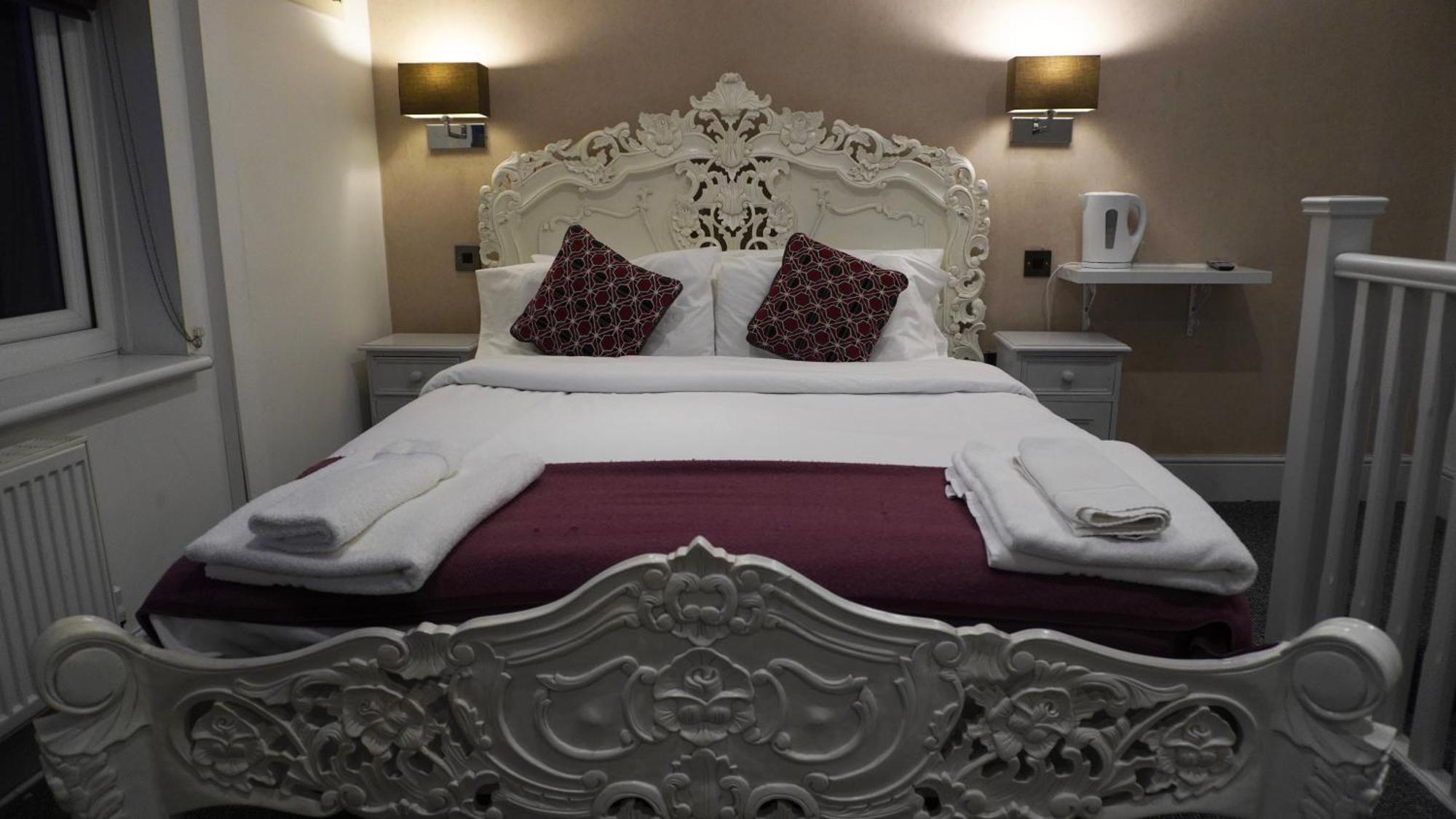 Hotel The Bell Shifnal Esterno foto